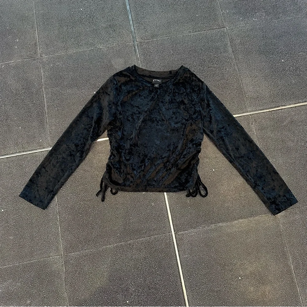 Art Class Girls' Black Side Cinch Long Sleeve T-Shirt. Size S (6/6X) - Picture 2 of 9